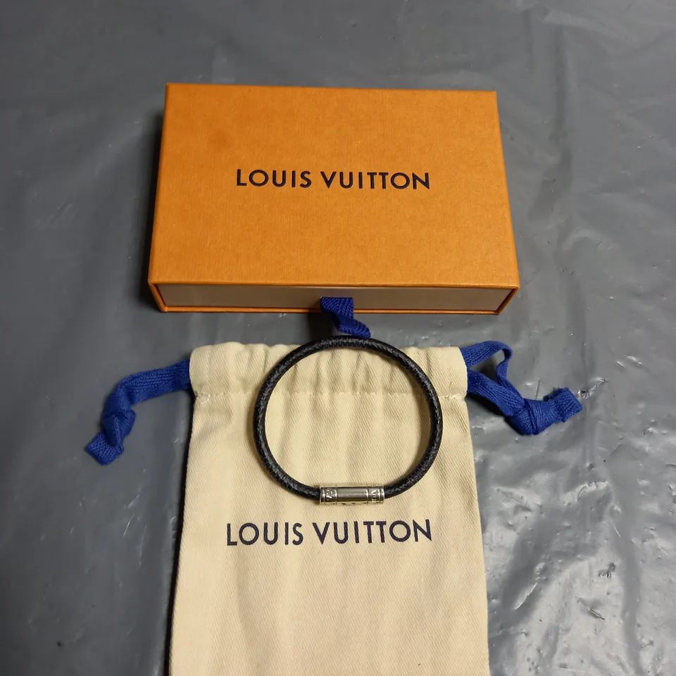LOUIS VUITTON COATED BRACELET WITH BAG