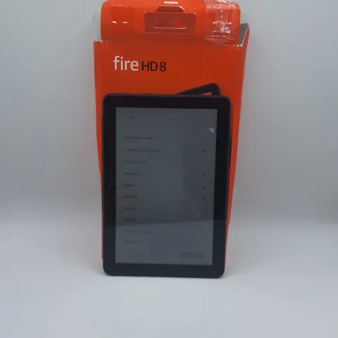 BOXED AMAZON FIRE HD8 3/32GB TABLET IN BLACK