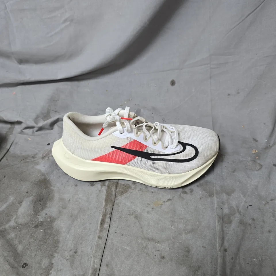 NIKE ZOOM X "E KIPCHAGE" RUNNING SHOES – WHITE/GREY WITH BLACK SWOOSH SIZE 6.5