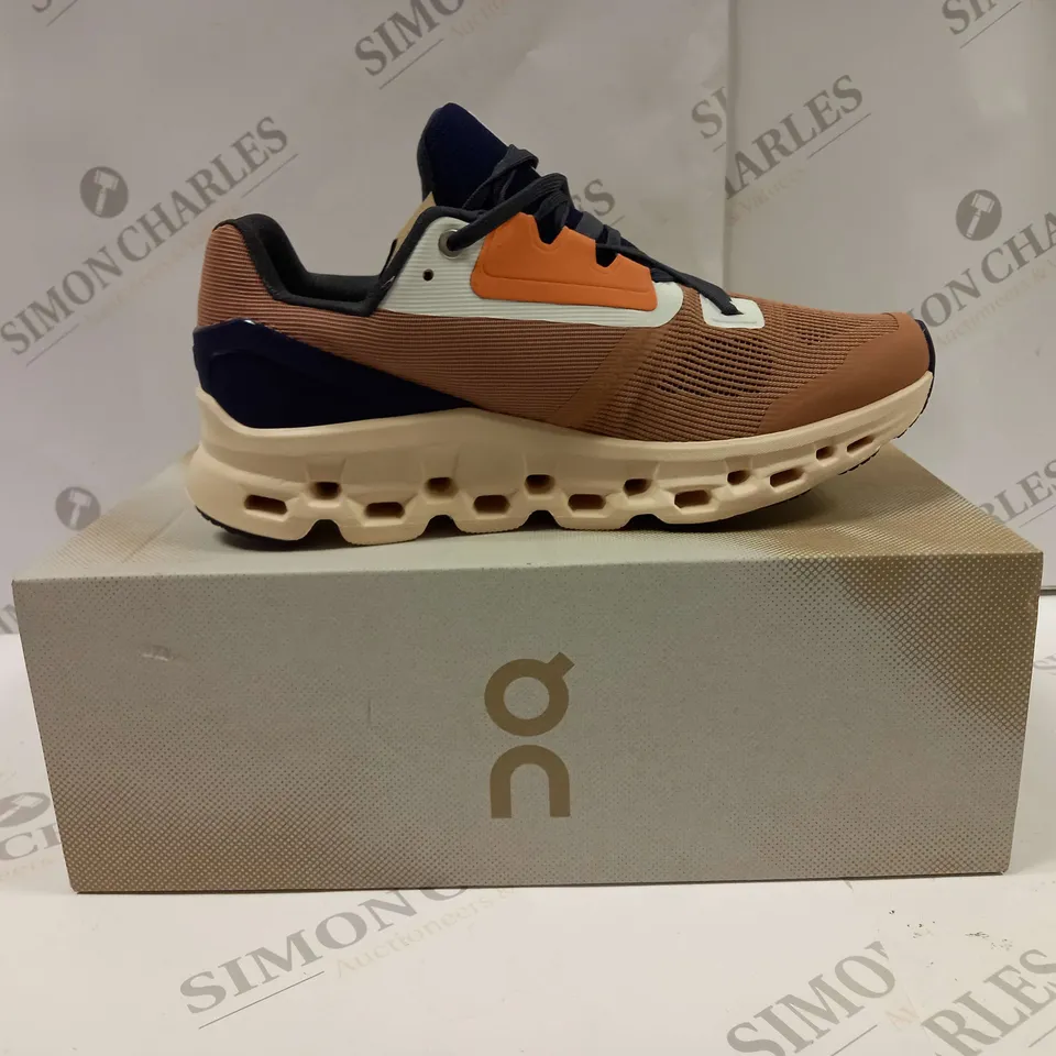 BOXED PAIR OF ON CLOUDSTRATUS SHOES UK SIZE 6.5