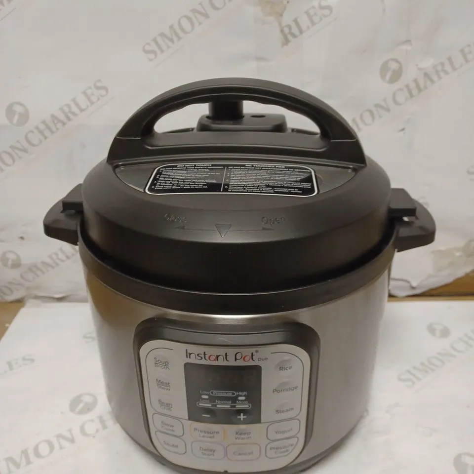 INSTANT POT DUO MINI PRESSURE COOKER