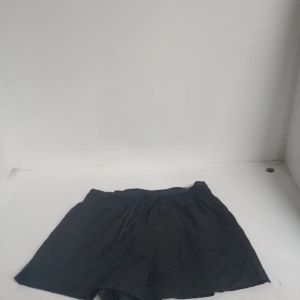 NIKE SHORTS – BLACK – XL 
