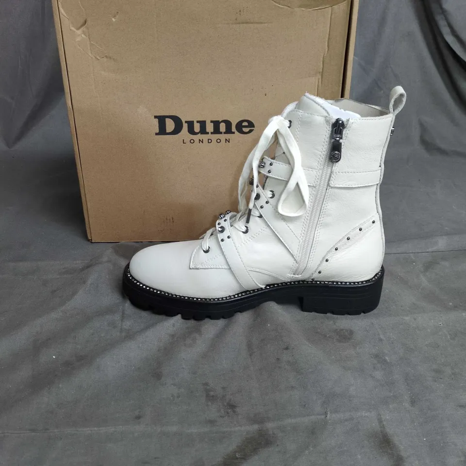 UK7 DUNE LONDON LEATHER BOOTS – OFF-WHITE STUDDED ANKLE BOOTS