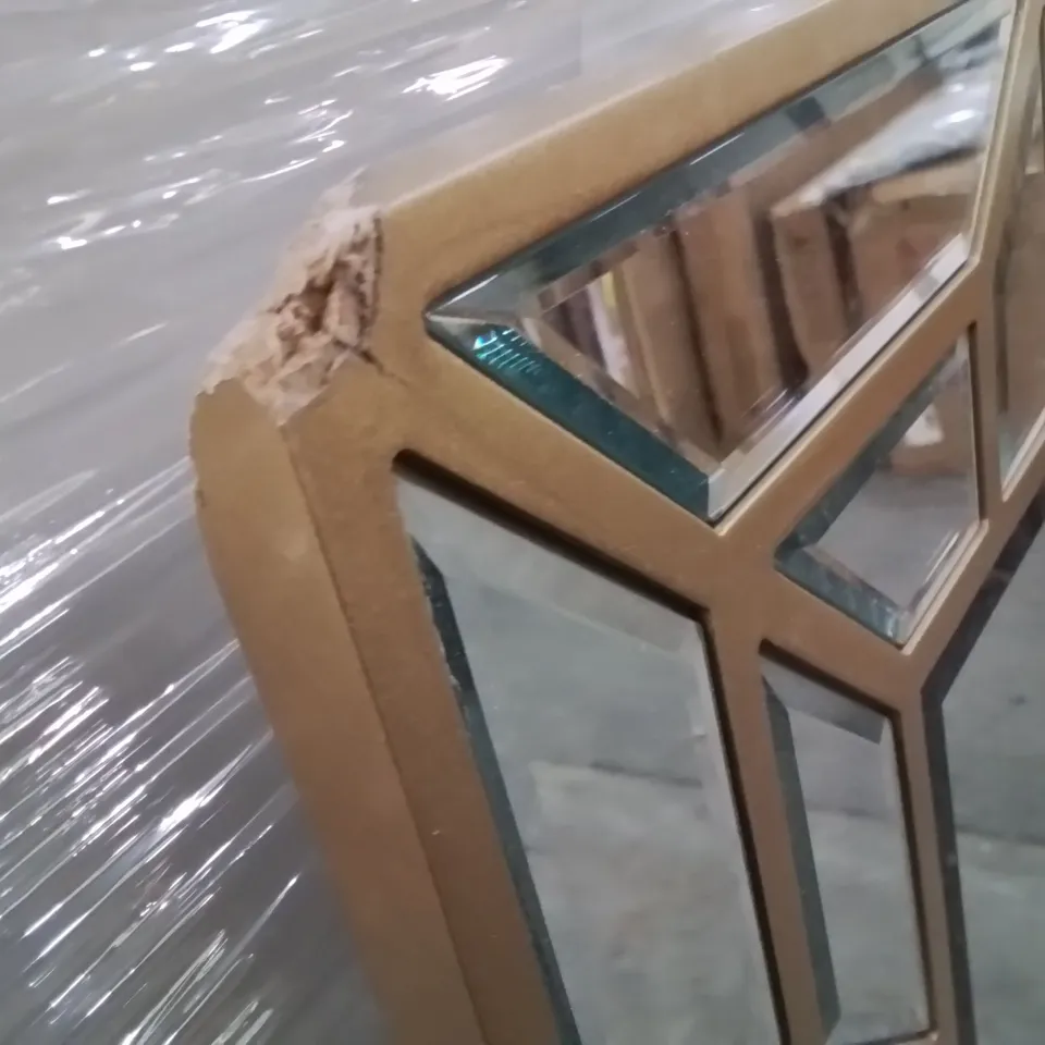 LARGE GOLD FRAME AND TRIM WALL MIRROR (SOME DAMAGE TO CORNERS)