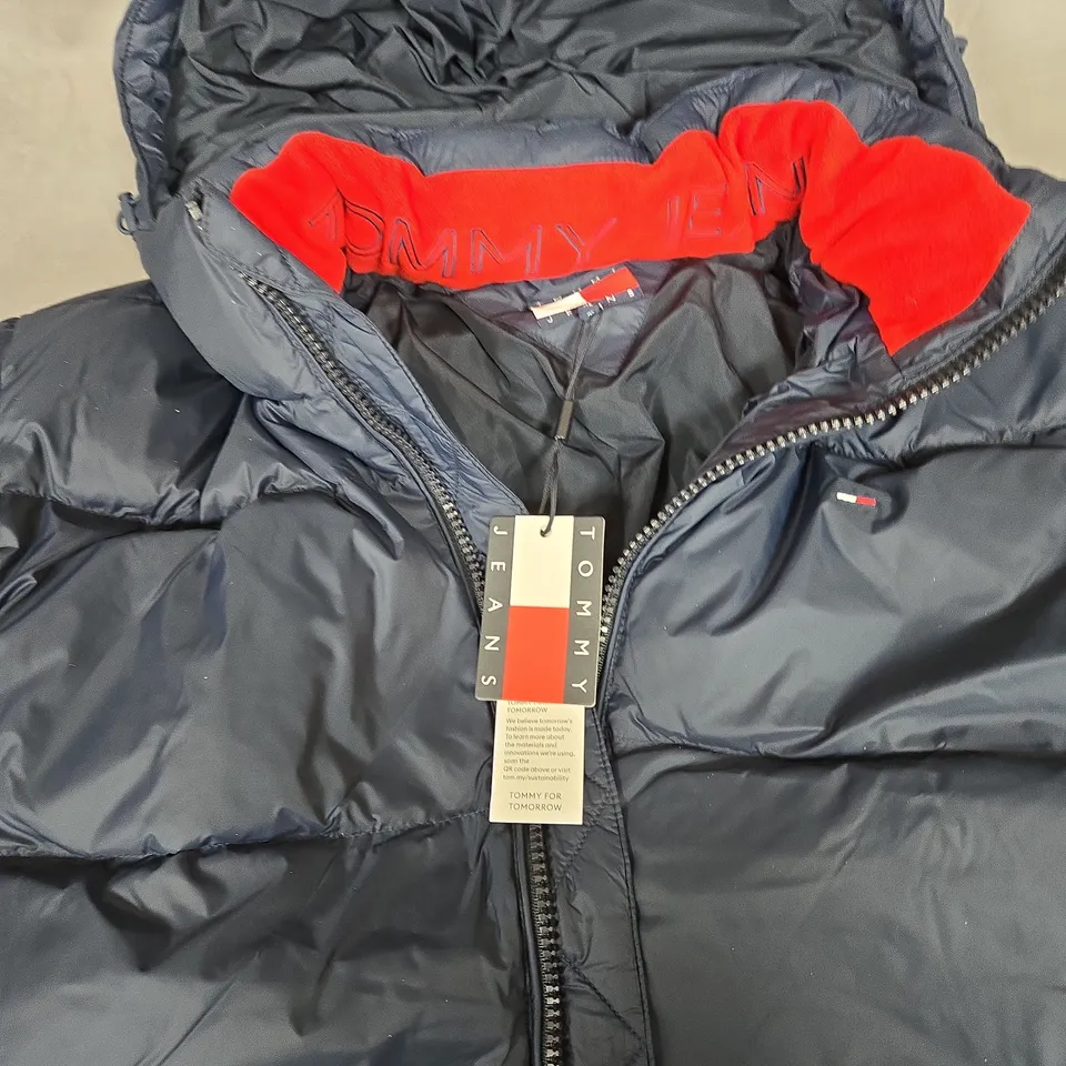 TOMMY JEANS NAVY PUFFER JACKET – MEN'S, UK M (M)