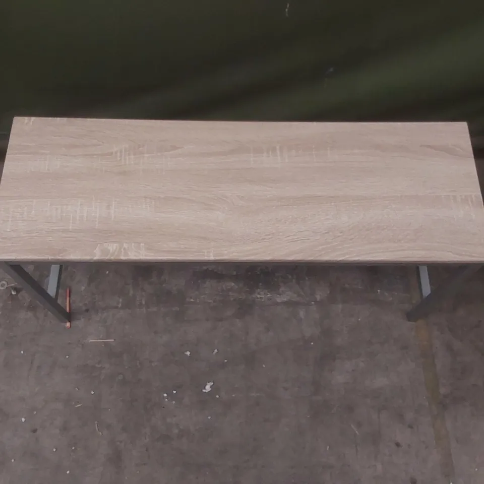 DESIGNER WOODEN BENCH