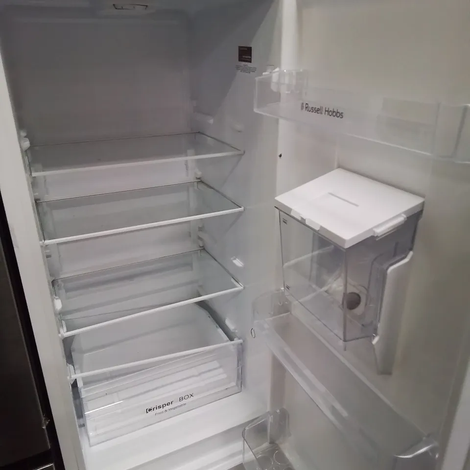 RUSSELL HOBBS FREESTANDING 60/40 FRIDGE FREEZER WITH WATER DISPENSER IN WHITE