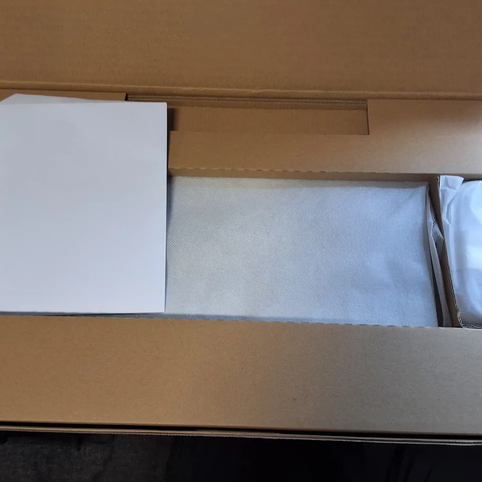 SAMSUNG GALAXY CHROMEBOOK GO INTEL CELERON LAPTOP IN SILVER - XE340XDA