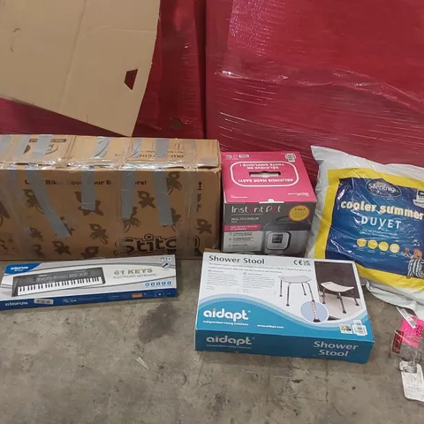 PALLET OF ASSORTED ITEMS TO INCLUDE: KIDS BIKE, ELECTRIC KEYBOARD, SHOWER STOOL, INSTANT POT PRESSURE COOKER, SILENTNIGHT DUVET ECT