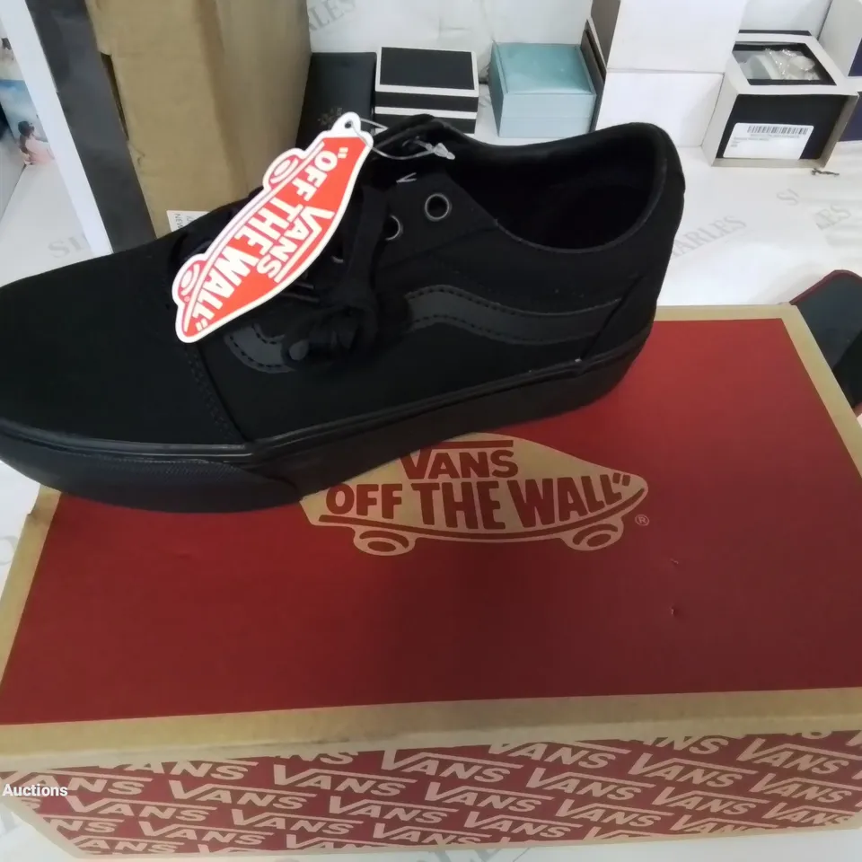 BOXED PAIR OF BLACK VANS IN SIZE 5UK