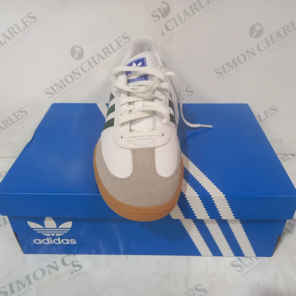 BOXED PAIR OF ADIDAS SAMBA OG SHOES IN WHITE/GREEN UK SIZE 12.5