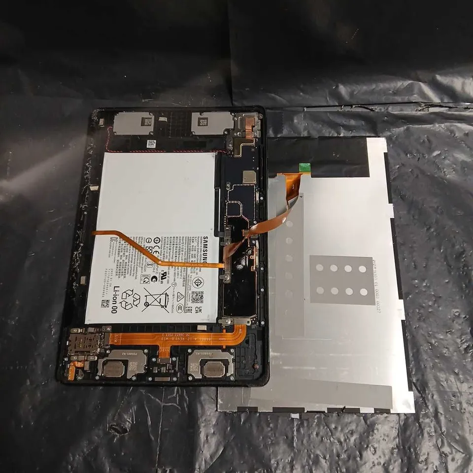 SAMSUNG GALAXY TAB A9+ SM-X210 – BLACK, CRACKED AND DETACHED SCREEN