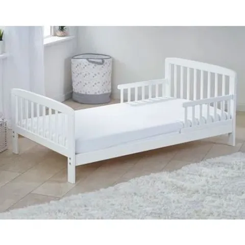 BOXED SYDNEY KIDS COT BED / TODDLER, WHITE (70 X 140CM) - 1 BOX