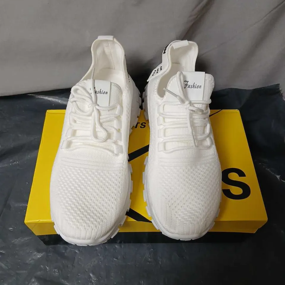 CHINA SPORTS WHITE SNEAKERS - EU 42 (UK 8.5-9)