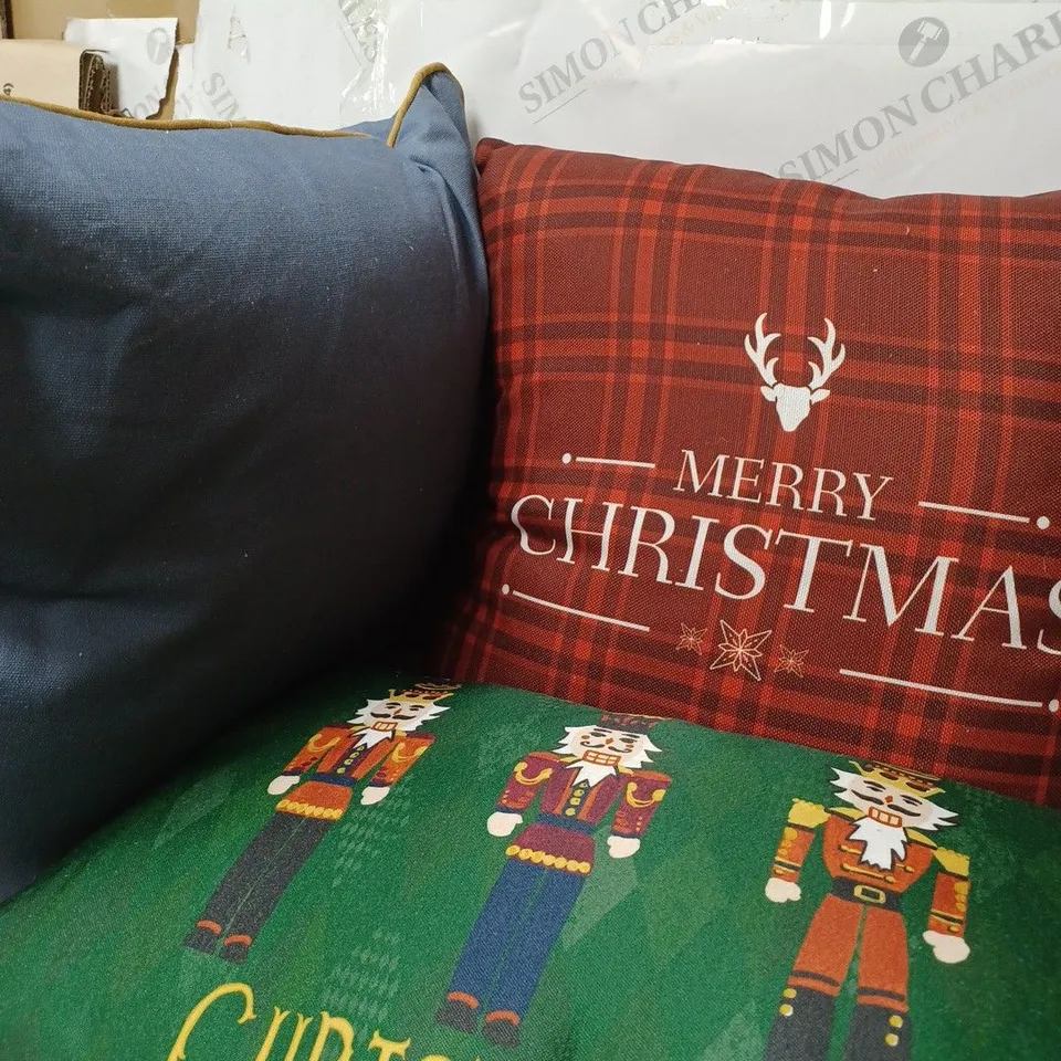 BOX OF APPROX. 8 ASSORTED PILLOWS TO INCLUDE - MERRY CHRISTMAS PILLOW - CHRISTMAS NUT CRACKER PILLOW - SLEEPDOWN BLUE CUSHION ECT