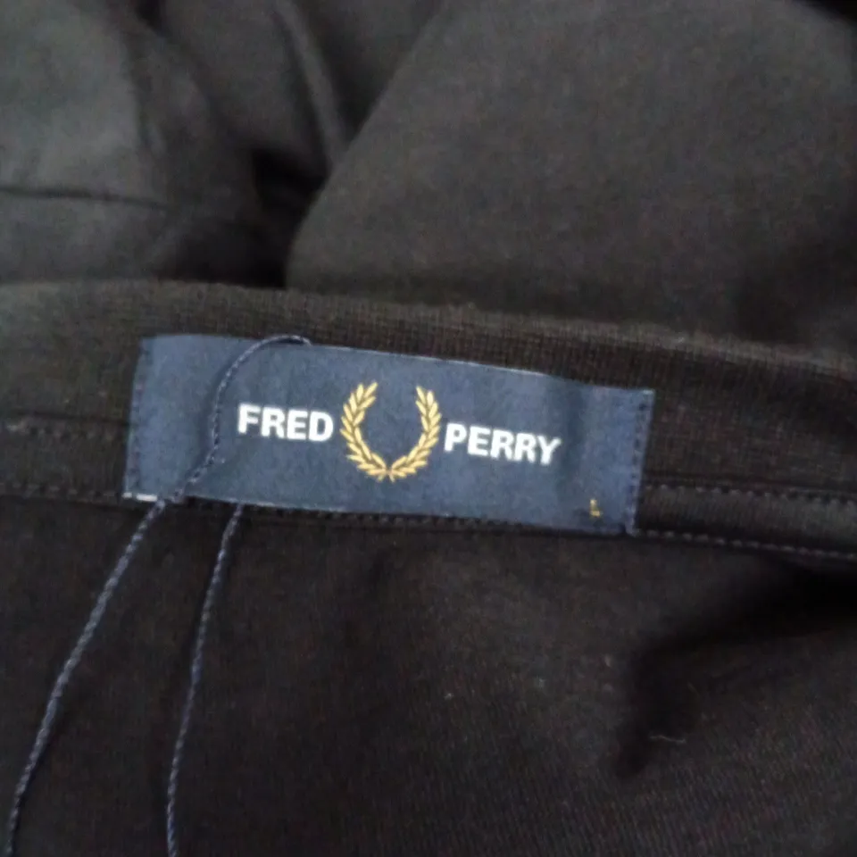 FRED PERRY TSHIRT IN BLACK WITH WHITE CHEST STRIPE – MEN'S, SIZE L