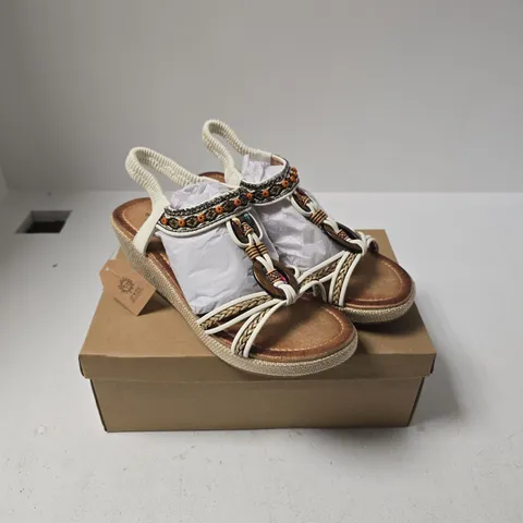 JO & JOE TRINIDAD WHITE SANDALS β UK SIZE 4