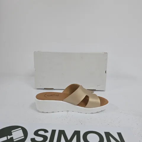 COMODA WOMEN'S BEIGE STRAPPY PLATFORM SANDALS SIZE EU 39