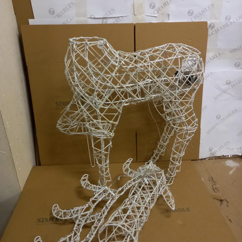 1M WHITE DEER WITH TIMER ICE WHITE LEDS