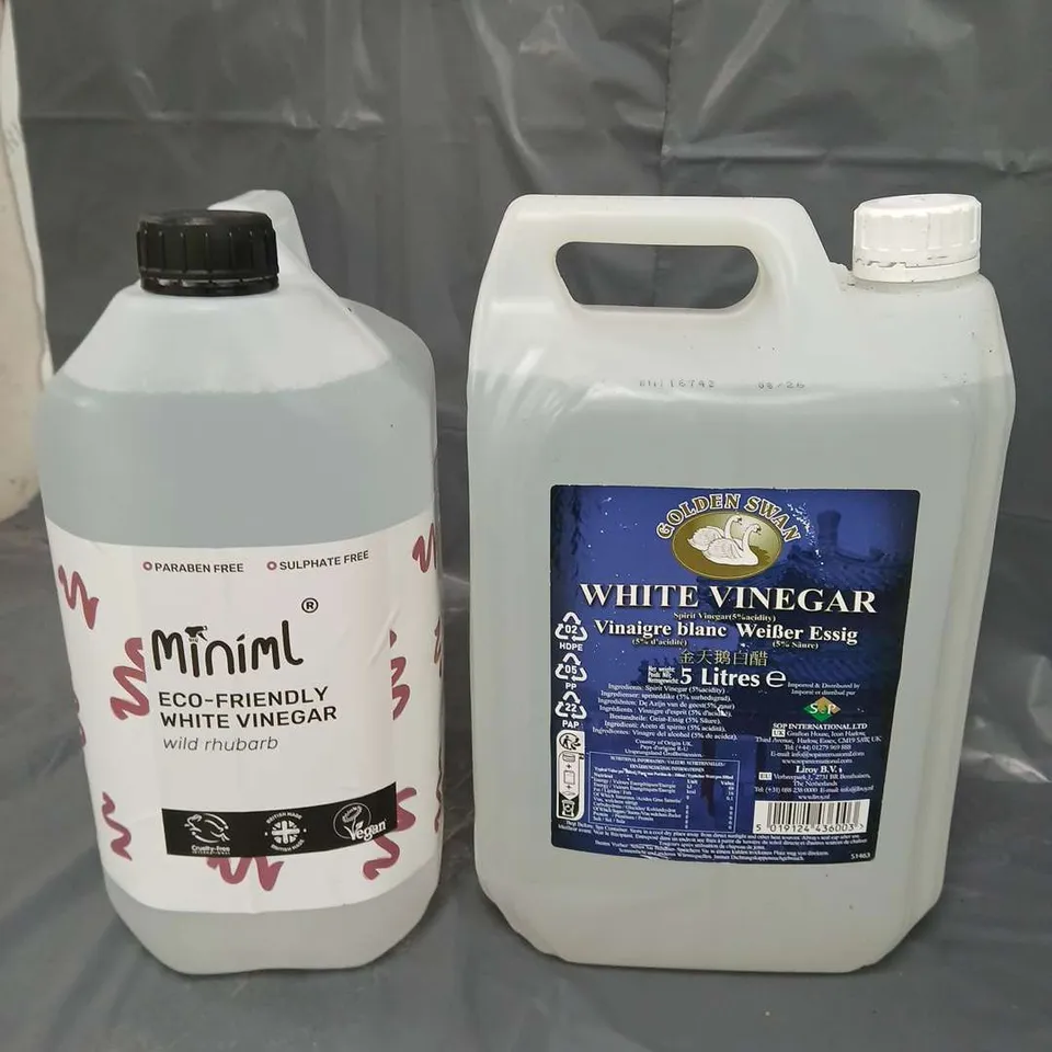 LOT OF 2 HOUSEHOLD PRODUCTS TO INCLUDE MINIML ECO FRIENDLY WHITE VINEGAR AND GOLDEN SWAN WHITE VINEGAR - COLLECTION ONLY