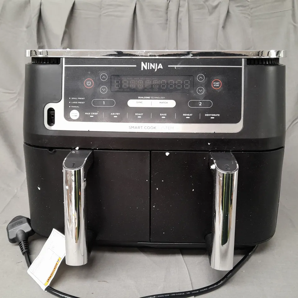BOXED NINJA FOODI MAX DUALZONE AIR FRYER AF451UK