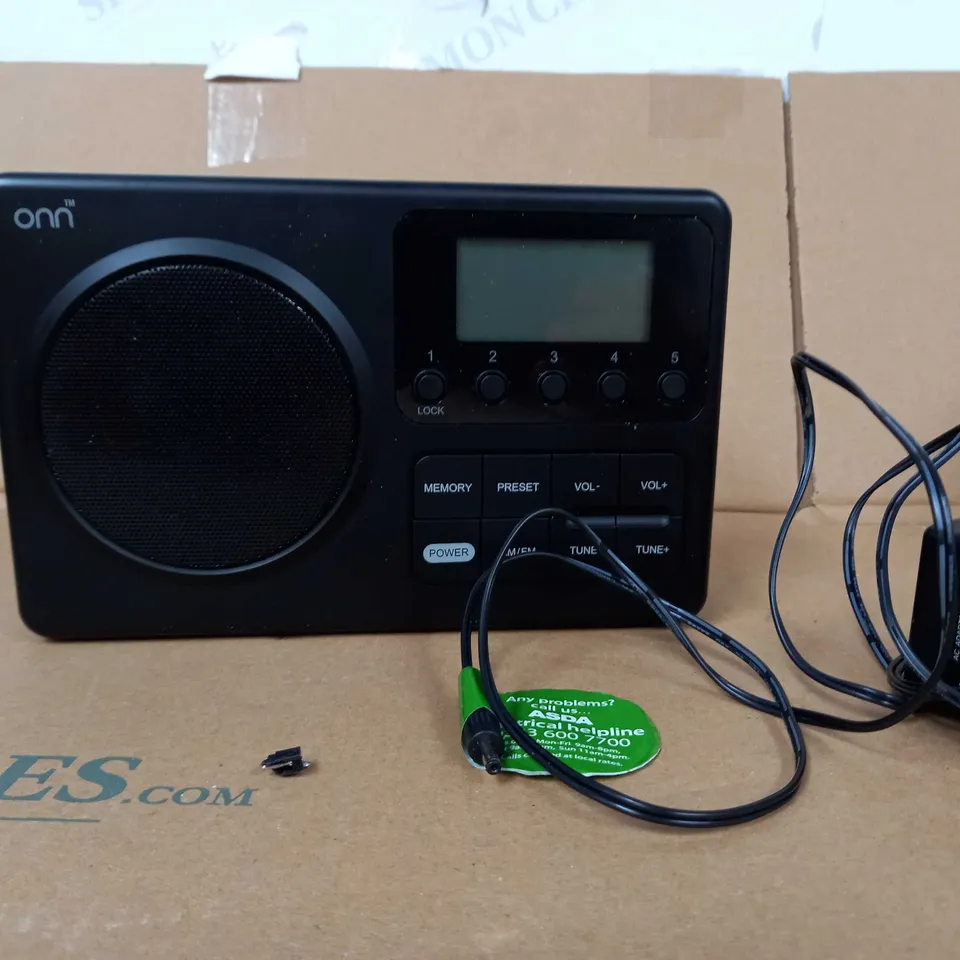 ONN PORTABLE AM/FM RADIO