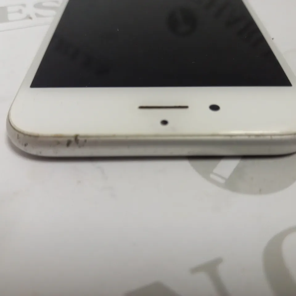 APPLE A1688 IPHONE 6S - WHITE/SILVER