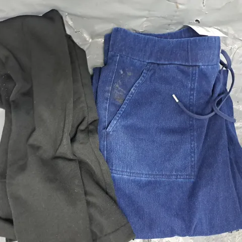 BOX OF APPROXIMATELY 8 ASSORTED HOUSEHOLD AND CLOTHING ITEMS IN VARIOUS COLOURS, STYLES, AND SIZES, ETC - COLLECTION ONLY