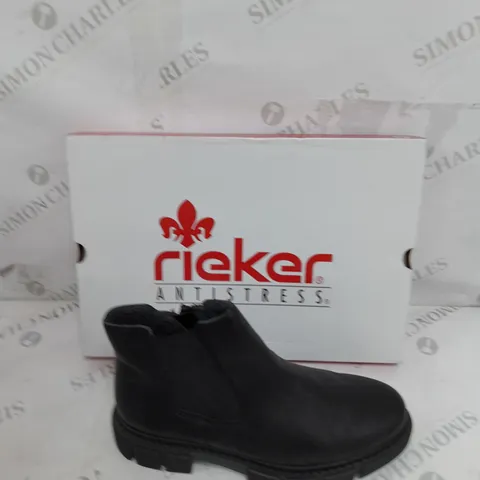 BOXED PAIR OF RIEKER CHUNKY ANKLE BOOTS IN BLACK SIZE 7.5
