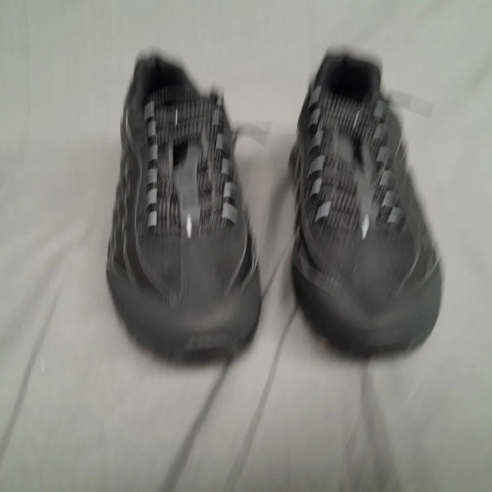 UNBOXED PAIR OF NIKE AIRMAX 95 SNEAKER TOTAL ORANGE SIZE UK 8.5 