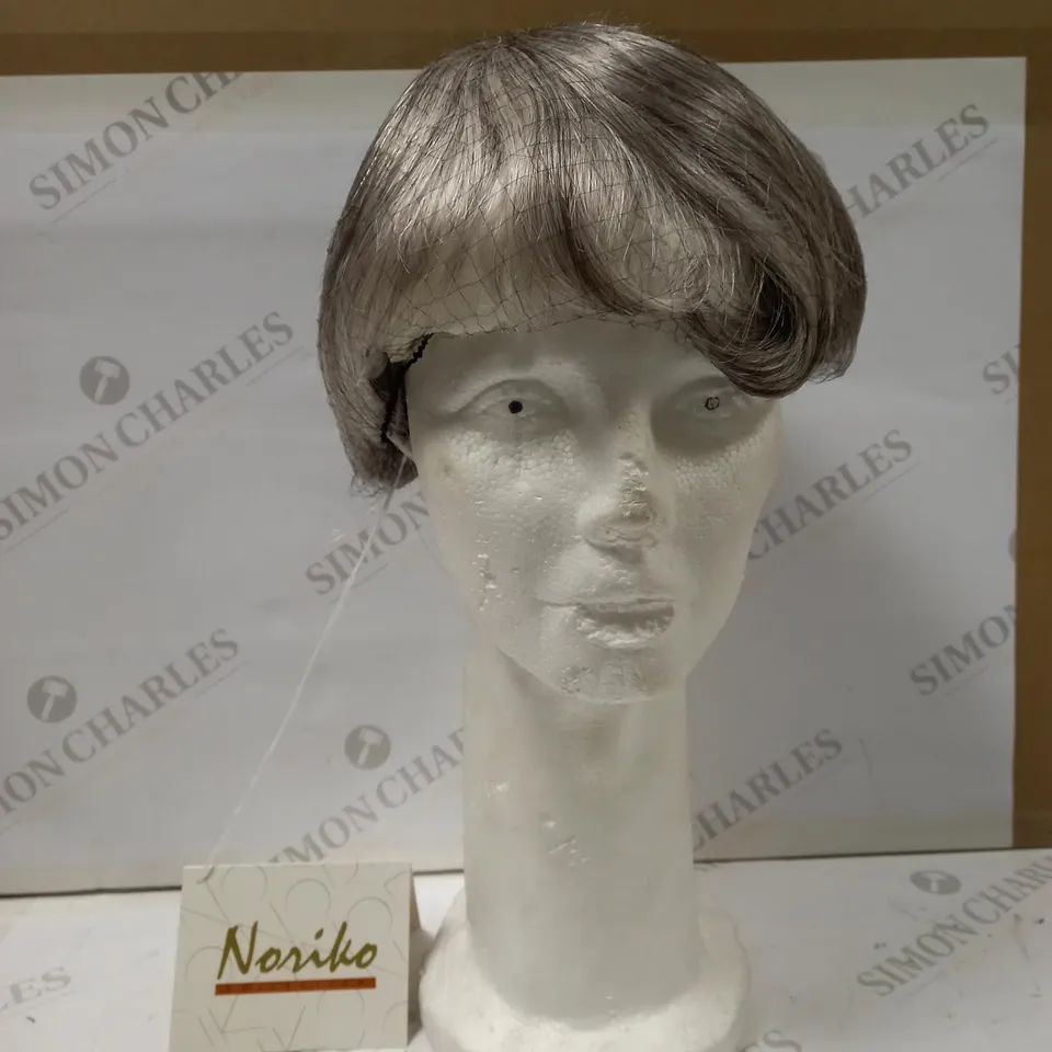 NORIKO COLLECTION GREY WIG