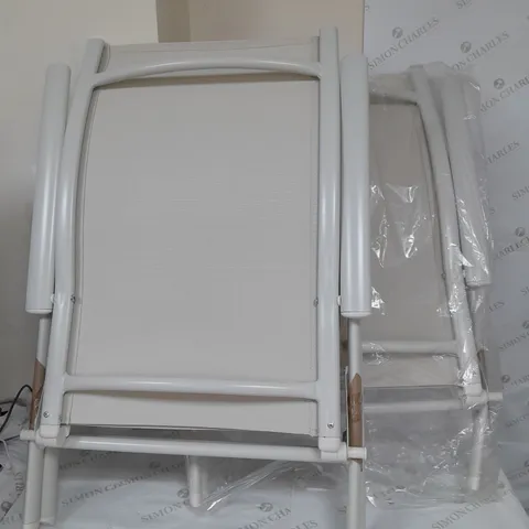 WHITE LOUNGE SET OF 2 FOLDING RECLINERS