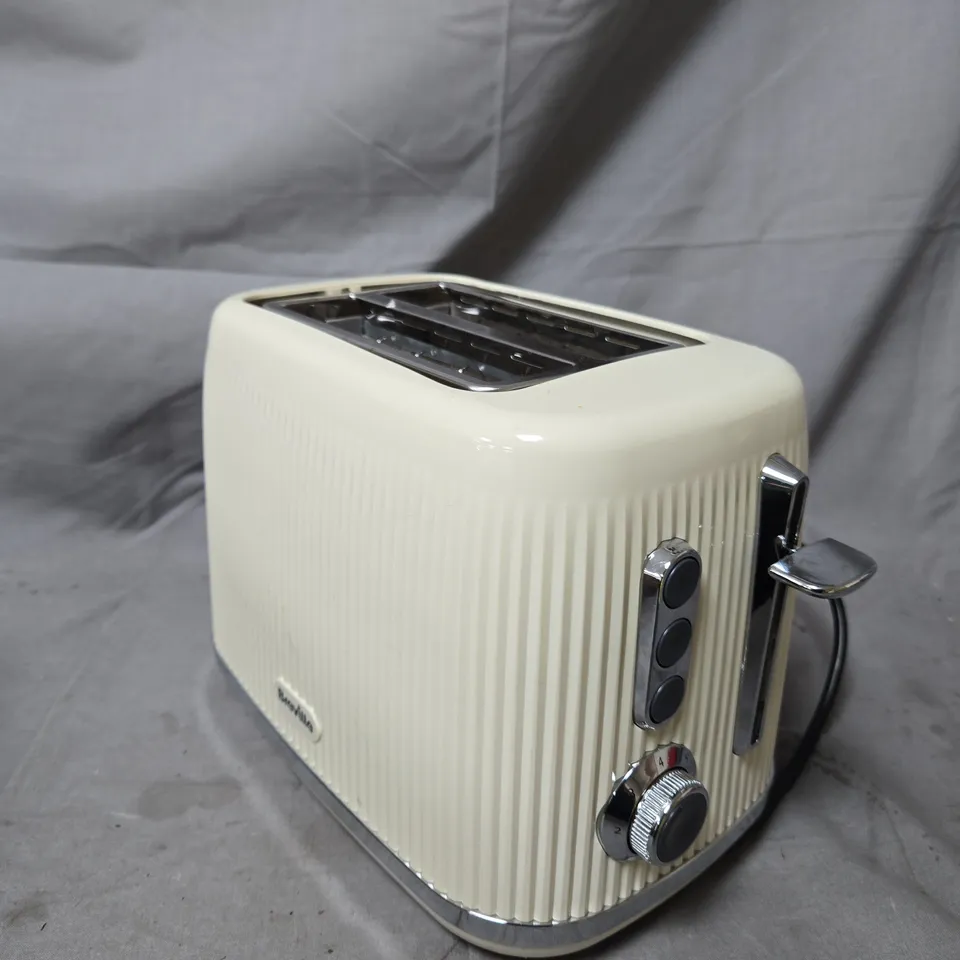 BREVILLE 2-SLICE TOASTER, CREAM