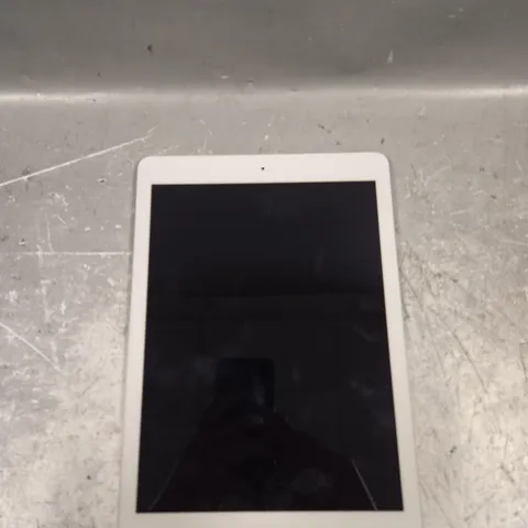 APPLE IPAD AIR TABLET - A1474