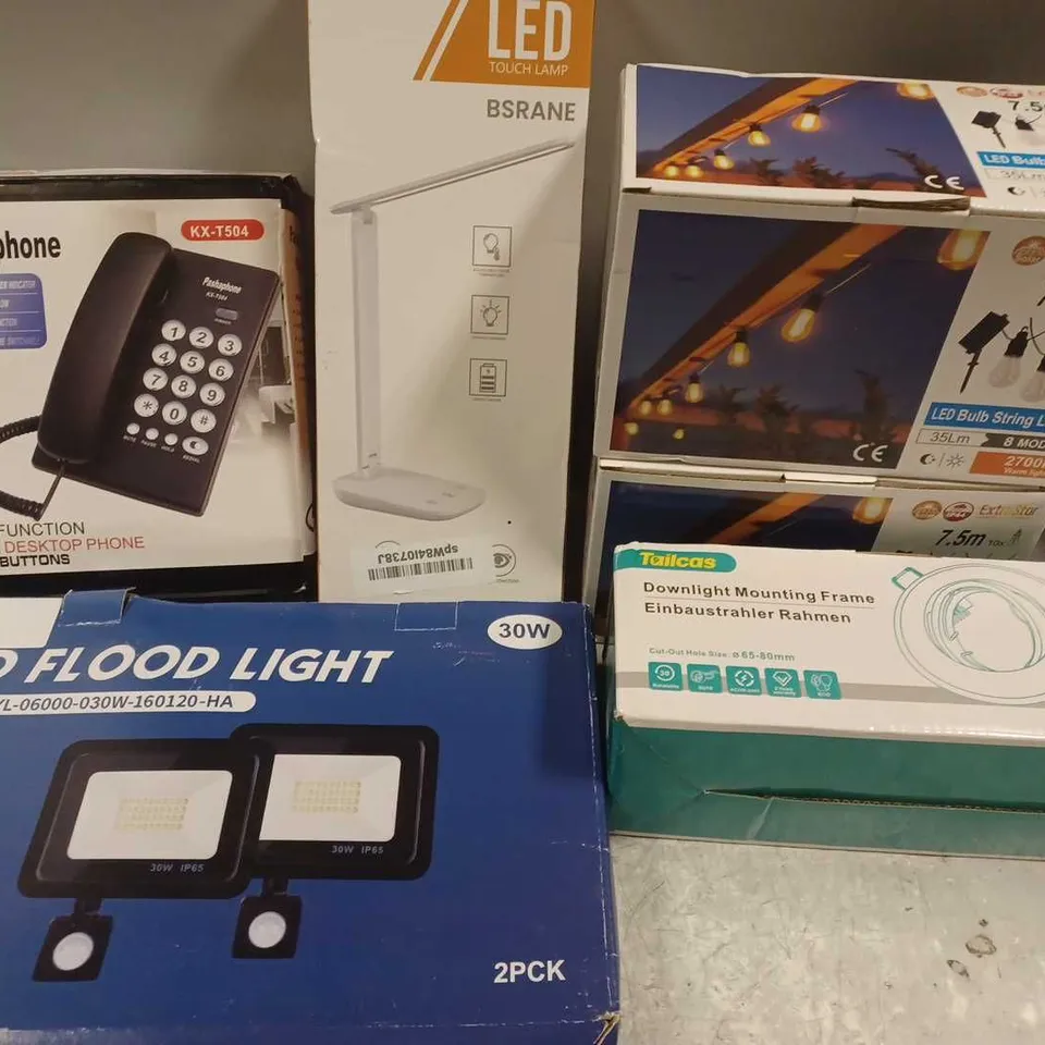 6 ASSORTED ELECTRICAL ITEMS TO INCLUDE LED TOUCH LAMP, DOWNLIGHT MOUNTING FRAME, LED FLOOD LIGHT, ETC 