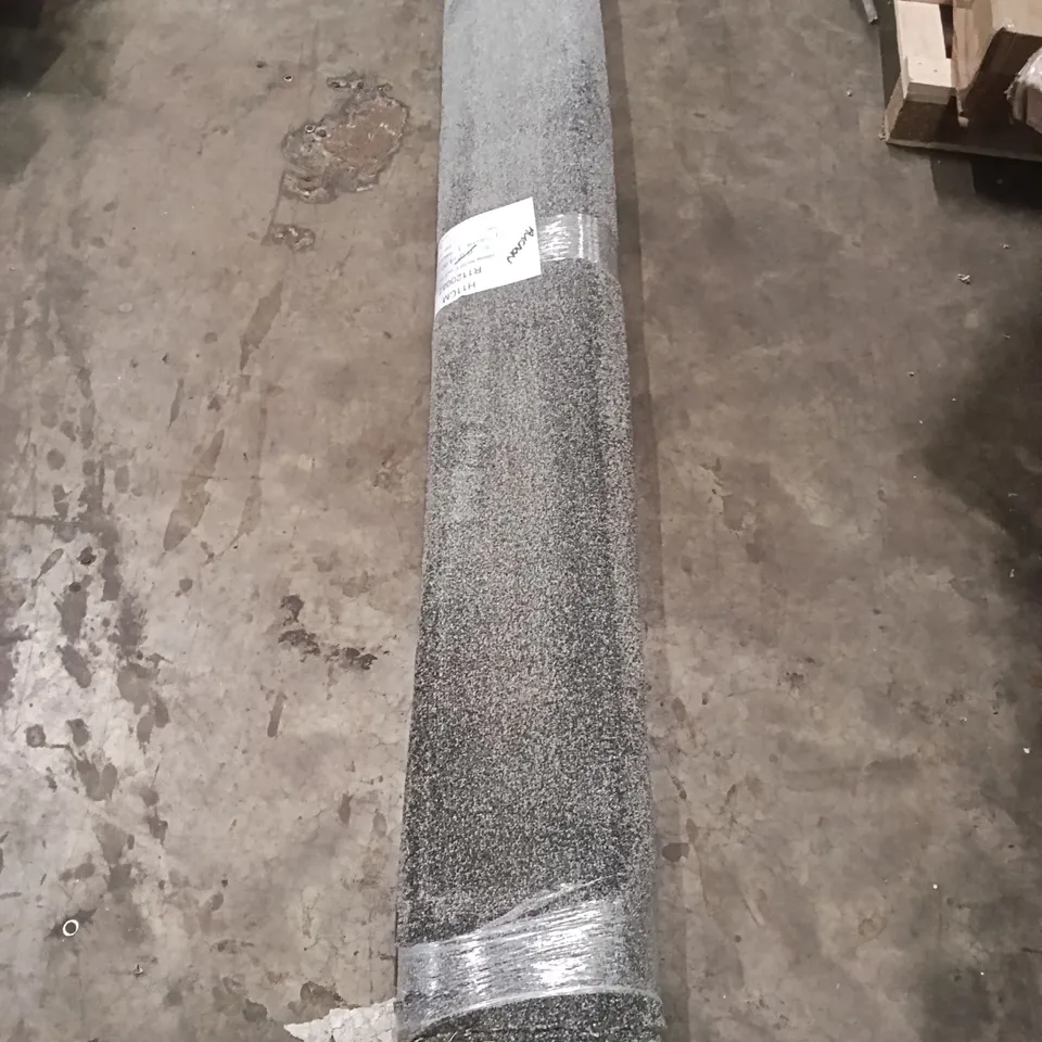 ROLL OF HILLSIDE FRENCH GREY APPROX SIZE: 1.90M X 4.00M