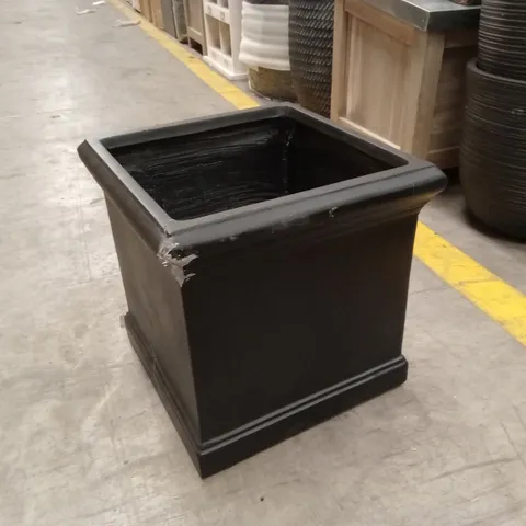BOXGROVE PLANTER 35cm