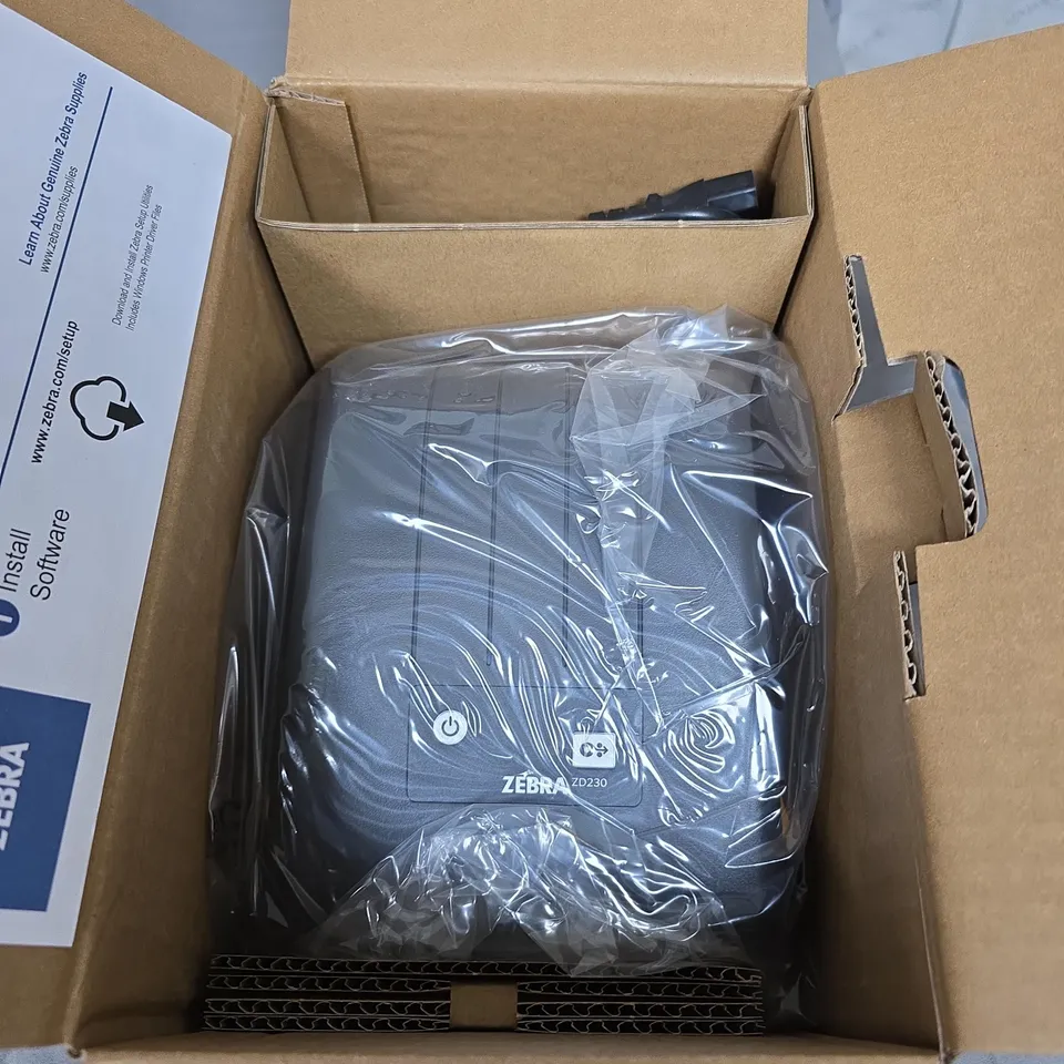 ZEBRA ZD220/ZD230 DESKTOP LABEL PRINTER – BOXED