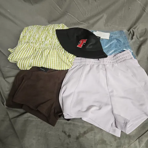 BOX OF APPROXIMATELY 20 ASSORTED CLOTHING ITEMS TO INCLUDE SHORTS, DRESS, HAT, ETC