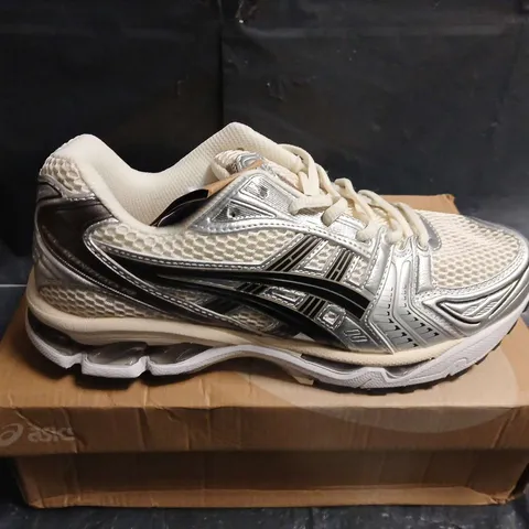 BOXED PAIR OF ASICS GEL-KAYANO 14 MEN'S RUNNING SHOES β UK 9