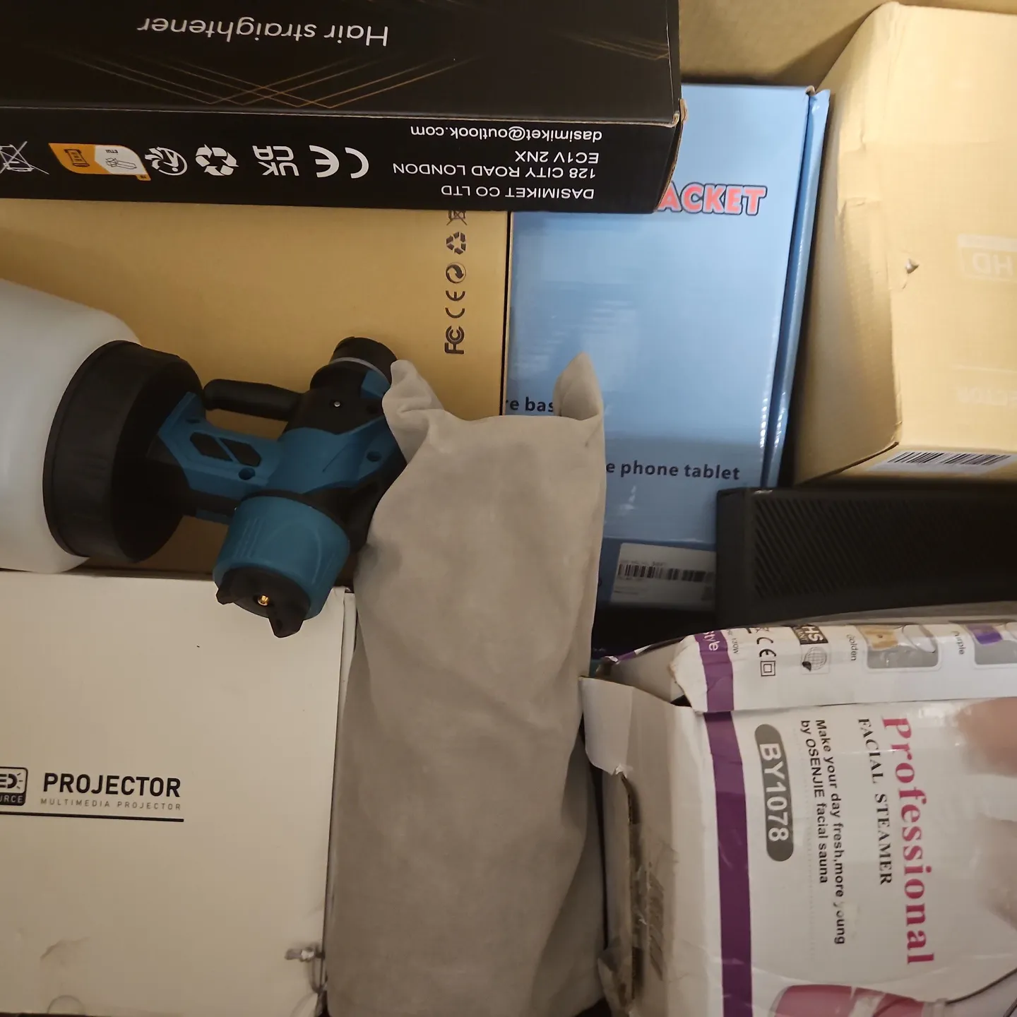 BOX OF APPROXIMATELY 15 ASSORTED HOUSEHOLD ELECTRICAL ITEMS TO INCLUDE STAINLESS STEEL ELECTRIC KETTLE, ETC - COLLECTION ONLY