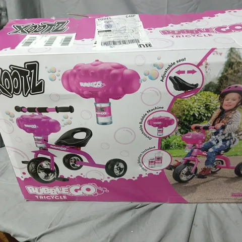 XOOTZ BUBBLE GO TRICYCLE - PINK RIDE-ON TOY WITH BUBBLE MACHINE (BOXED) 