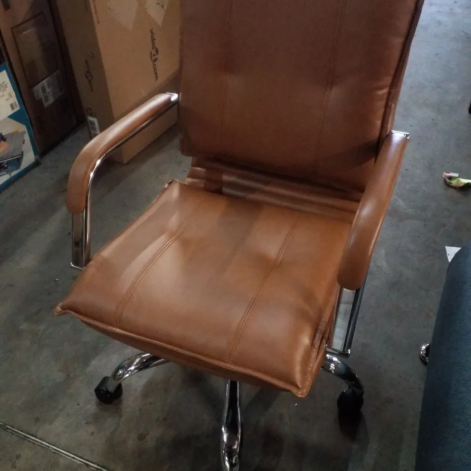 BOBSEINE MODERN FAUX LEATHER SWIVEL TASK CHAIR - CAMEL