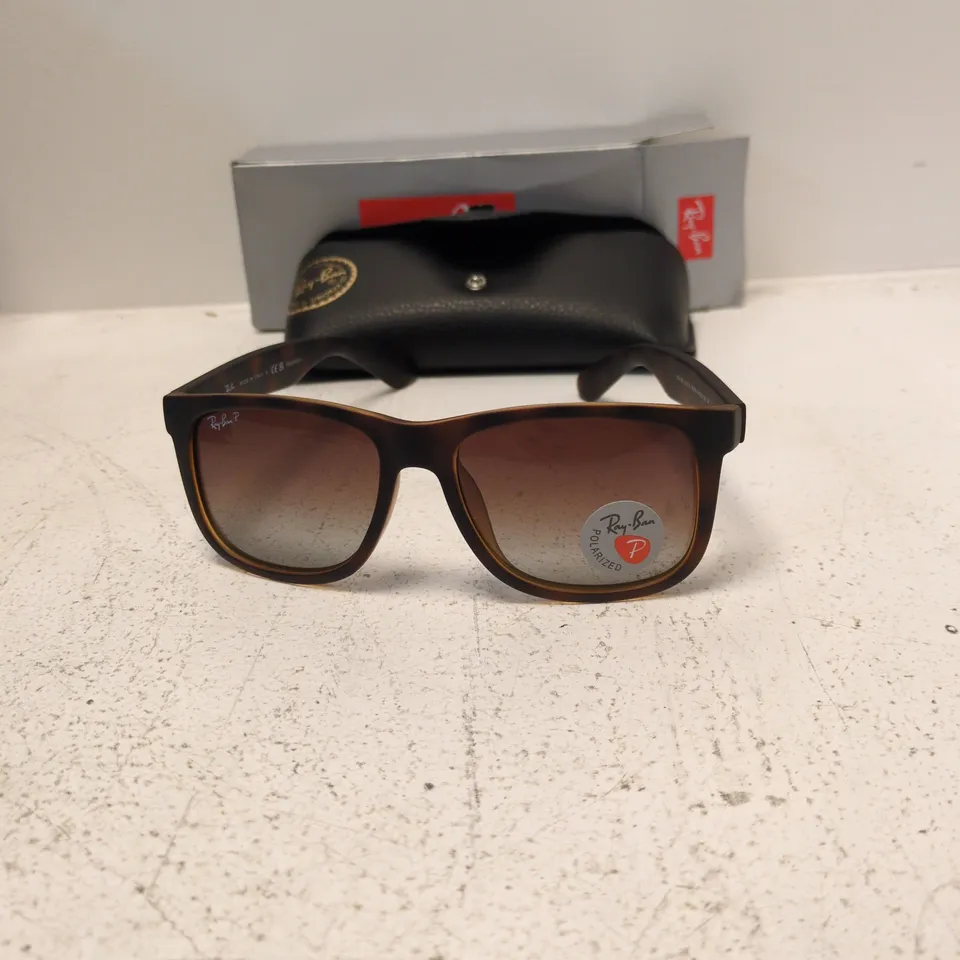 RAY-BAN SUNGLASSES – POLARIZED, TORTOIS(ES)HELL WAYFARER STYLE
