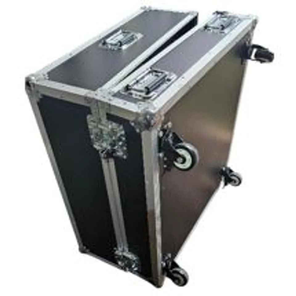 BRAND NEW LARGE WHEELED FLIGHT CASE WITH LOCKS RRP £1250