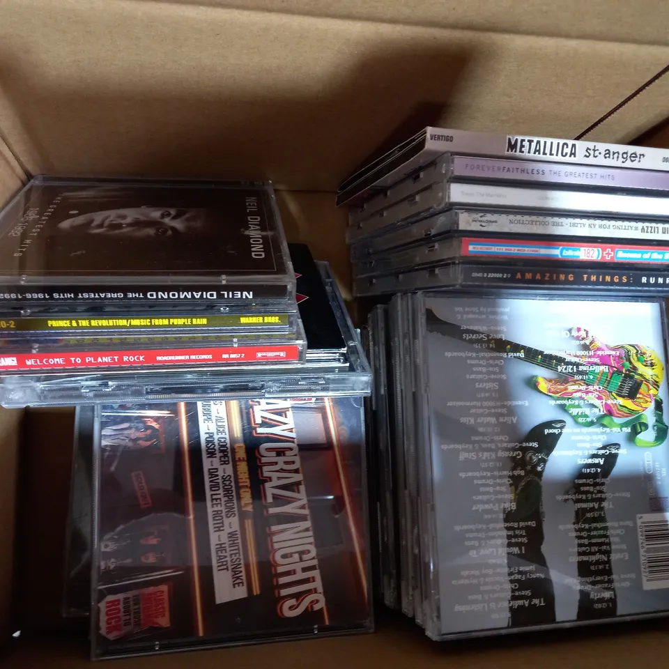 BOX OF APPROXIMATELY 20 ASSORTED HOUSEHOLD ITEMS TO INCLUDE DEF LEPPARD X CD, CLUBLAND 7 CD, RORY GALLAGHER ORIGINAL ALBUM CLASSICS CD, ETC