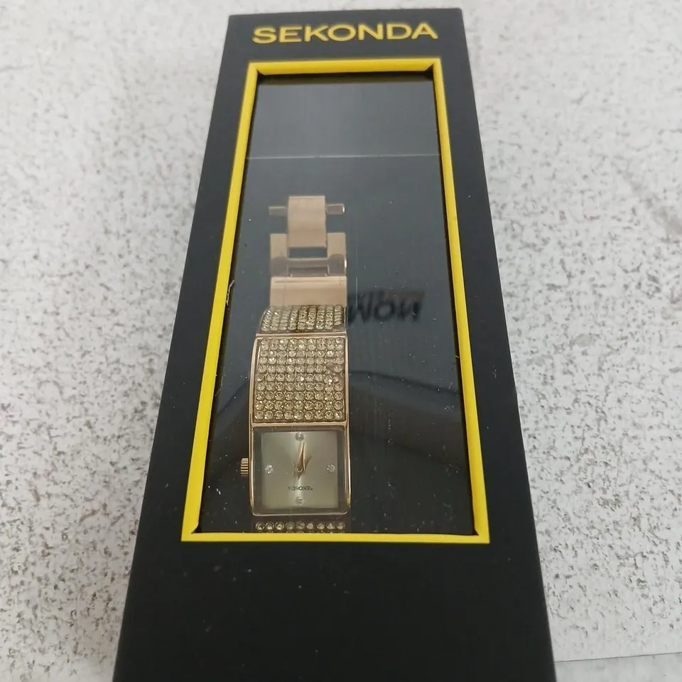 SEKONDA LADIES' WRISTWATCH WITH GOLD-TONE BRACELET (BOXED)