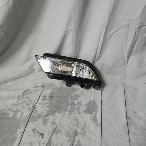 LENS REFLECTOR HOUSING L/H