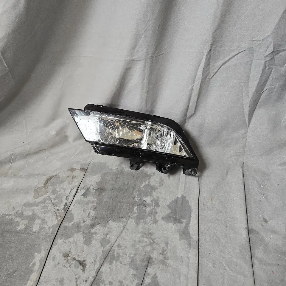 LENS REFLECTOR HOUSING L/H 