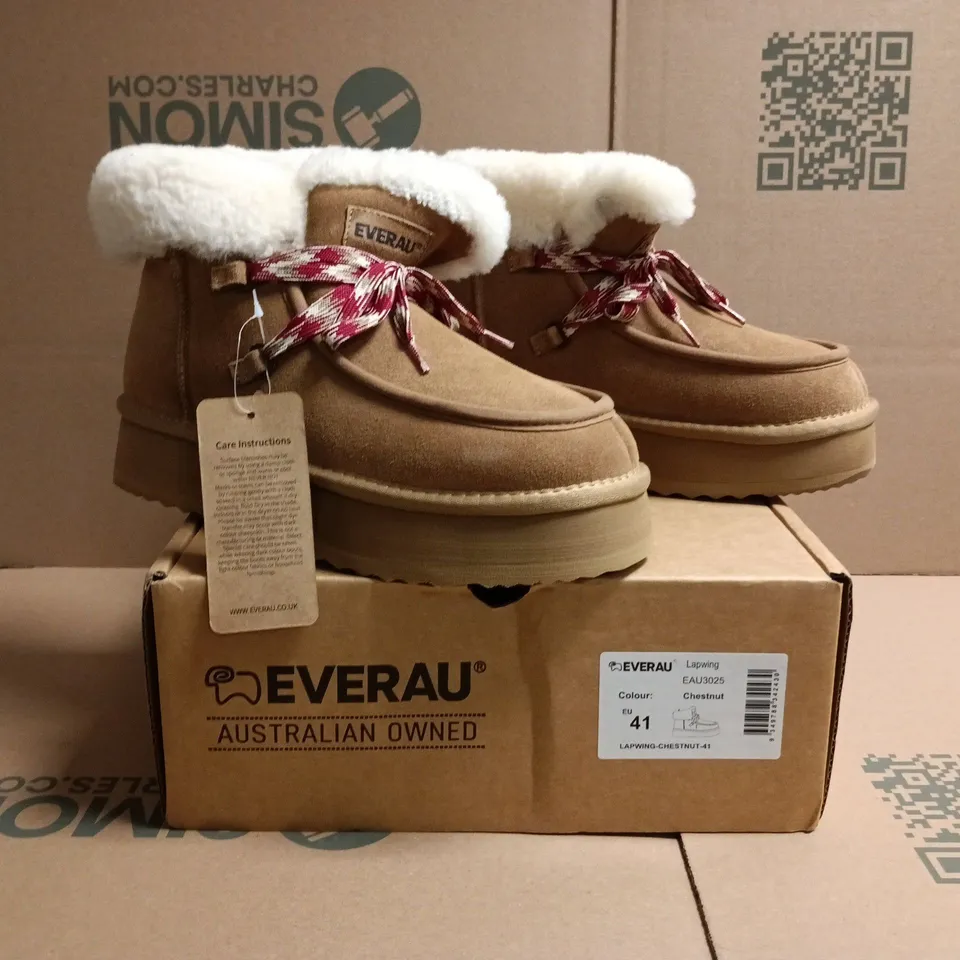 BOXED PAIR OF EVERAU LAPWING CHESTNUT BOOTS SIZE EU 41